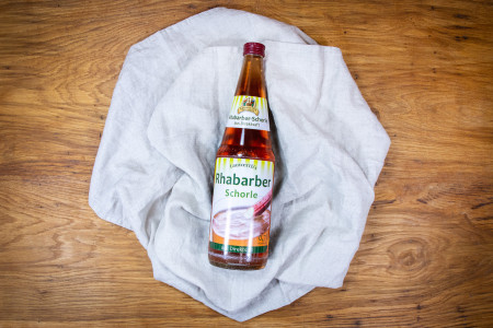 Rhabarber-Schorle groß