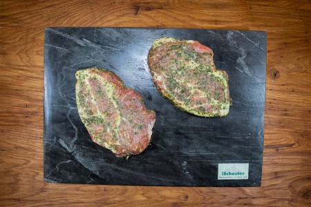Nackensteak "Kräuterbutter" vom Strohschwein